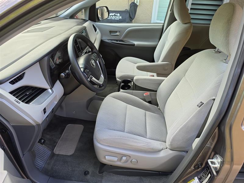Toyota Sienna LE FWD 8-Passenger V6 2016
