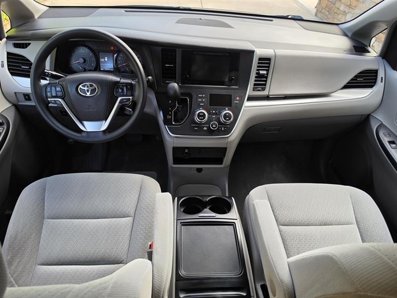 Toyota Sienna LE FWD 8-Passenger V6 2016