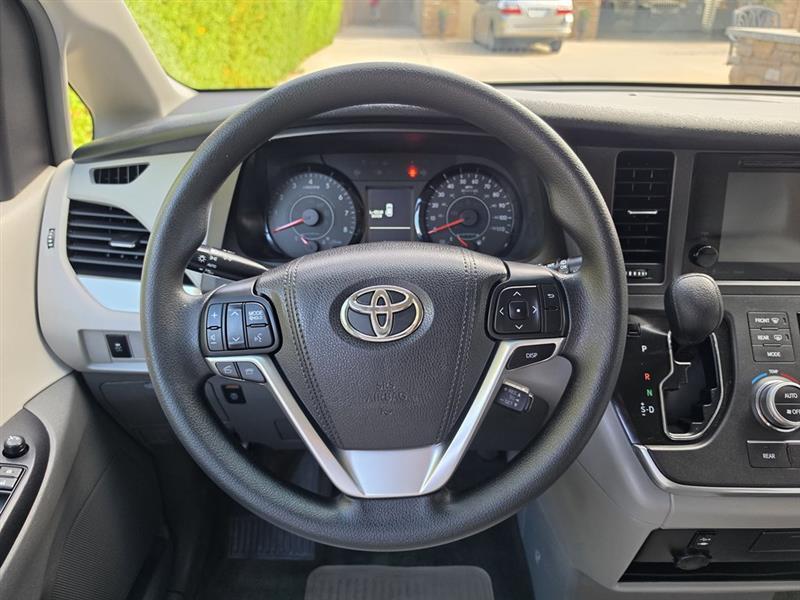Toyota Sienna LE FWD 8-Passenger V6 2016