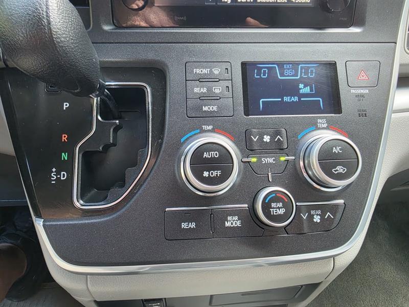 Toyota Sienna LE FWD 8-Passenger V6 2016