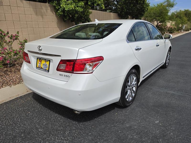 Lexus ES 350 Sedan 2011
