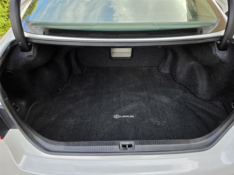 Lexus ES 350 Sedan 2011