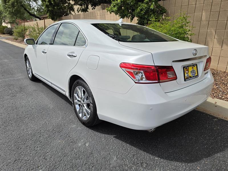 Lexus ES 350 Sedan 2011