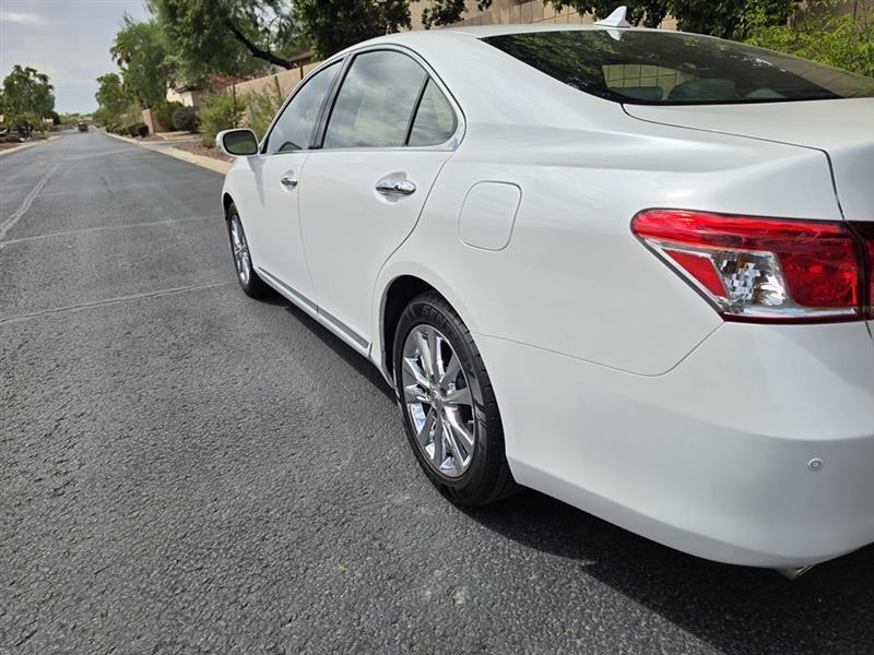 Lexus ES 350 Sedan 2011