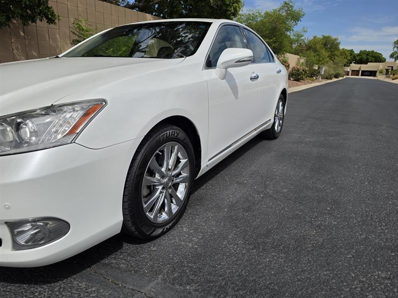 Lexus ES 350 Sedan 2011