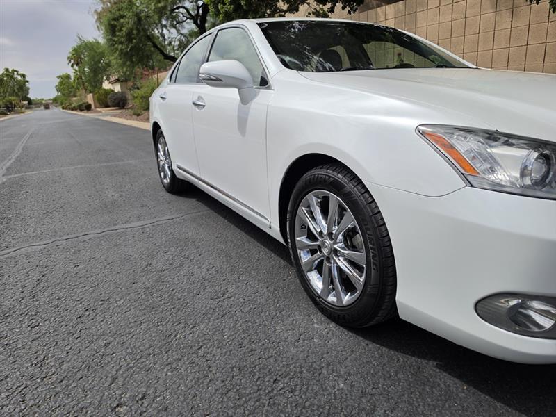 Lexus ES 350 Sedan 2011