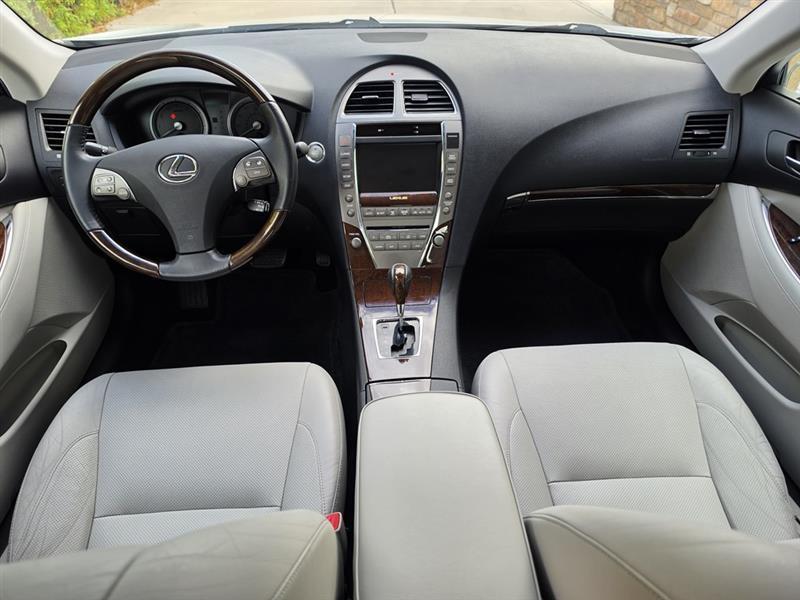 Lexus ES 350 Sedan 2011