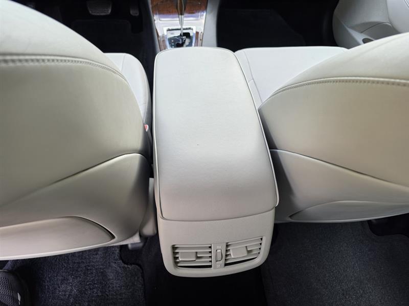 Lexus ES 350 Sedan 2011