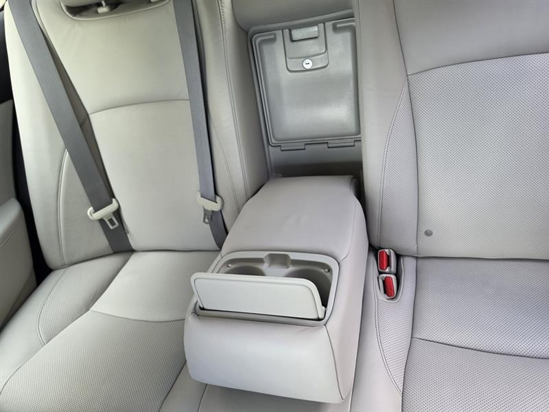 Lexus ES 350 Sedan 2011