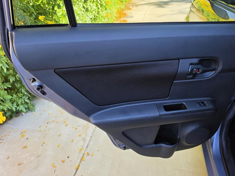 Scion xB 5-Door Wagon 5-Spd MT 2010