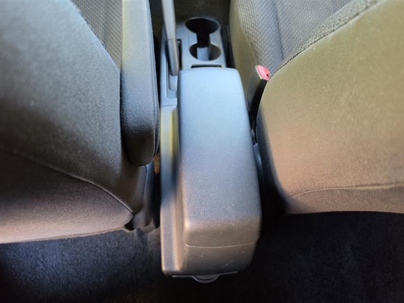 Scion xB 5-Door Wagon 5-Spd MT 2010