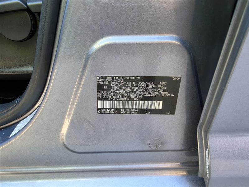 Scion xB 5-Door Wagon 5-Spd MT 2010