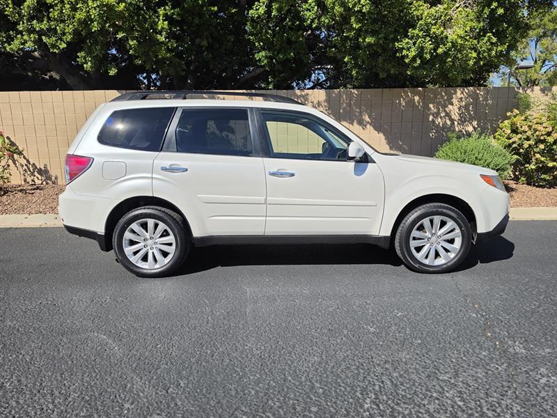 Subaru Forester 2.5X Premium 2012