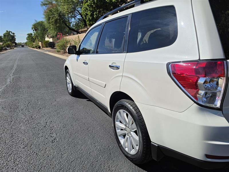 Subaru Forester 2.5X Premium 2012