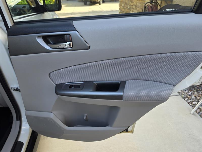 Subaru Forester 2.5X Premium 2012