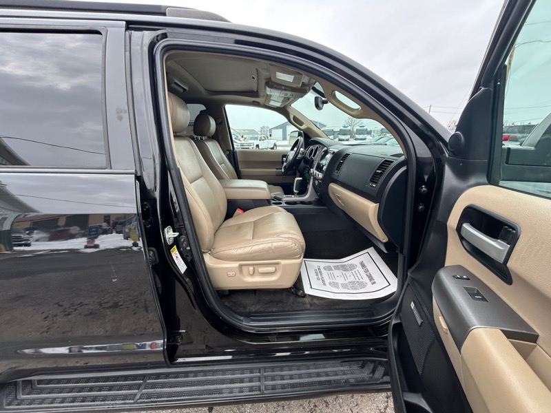 Toyota Sequoia Limited 4WD 2012