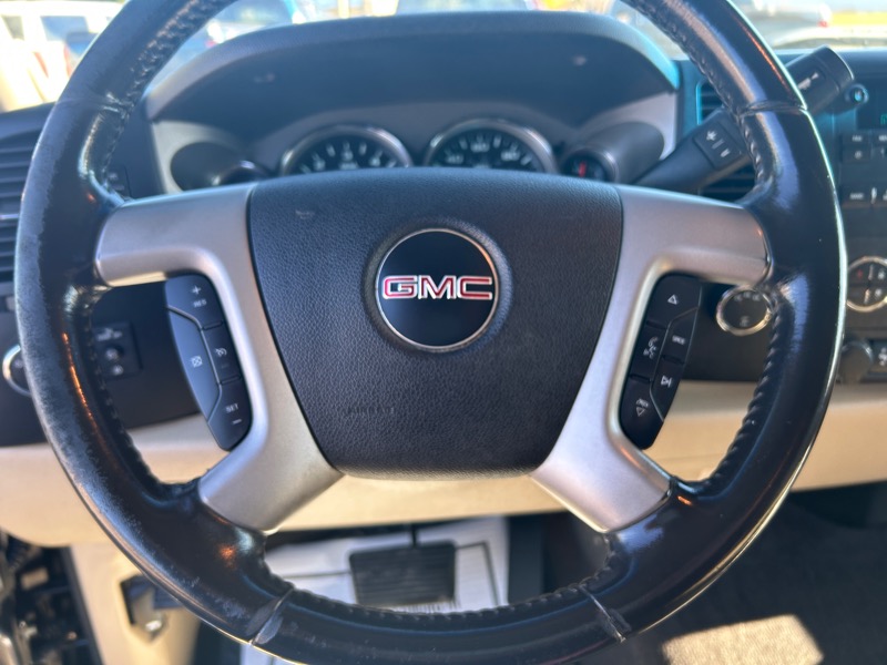 GMC Sierra 2500HD SLE Crew Cab Long Box 4WD 2010 GMC Sierra 2500HD SLE Crew Cab Long Box 4WD 2010