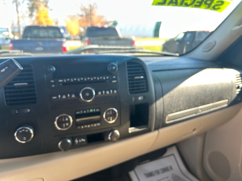 GMC Sierra 2500HD SLE Crew Cab Long Box 4WD 2010 GMC Sierra 2500HD SLE Crew Cab Long Box 4WD 2010