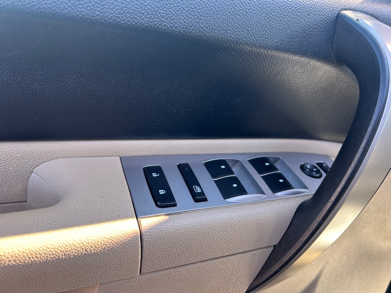 GMC Sierra 2500HD SLE Crew Cab Long Box 4WD 2010 GMC Sierra 2500HD SLE Crew Cab Long Box 4WD 2010