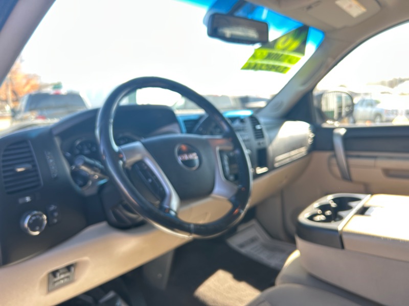 GMC Sierra 2500HD SLE Crew Cab Long Box 4WD 2010 GMC Sierra 2500HD SLE Crew Cab Long Box 4WD 2010