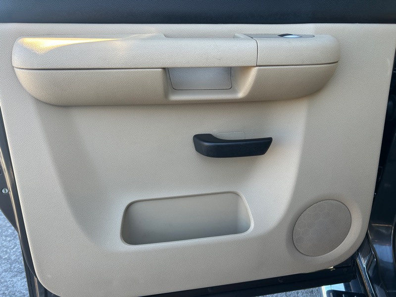 GMC Sierra 2500HD SLE Crew Cab Long Box 4WD 2010 GMC Sierra 2500HD SLE Crew Cab Long Box 4WD 2010