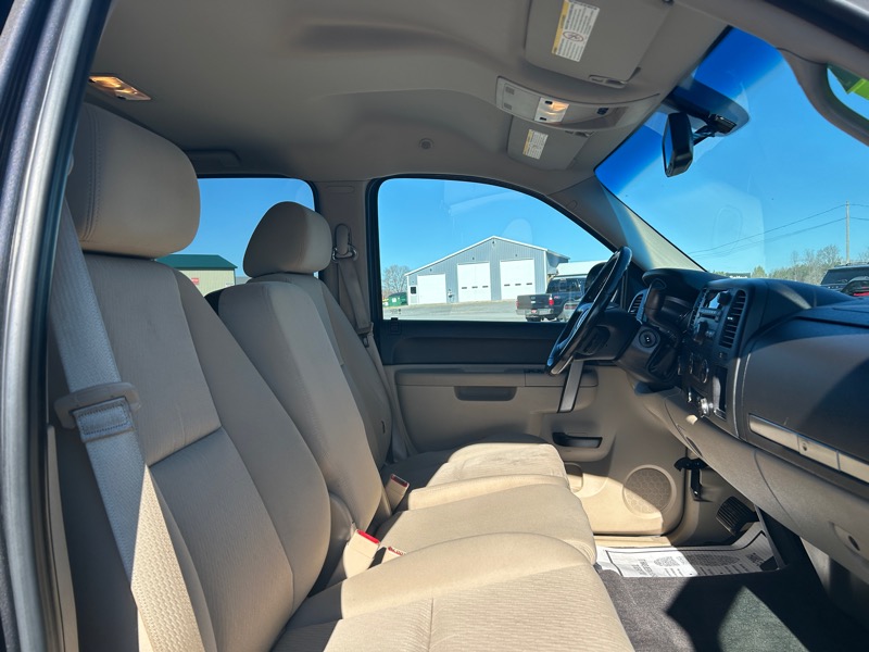 GMC Sierra 2500HD SLE Crew Cab Long Box 4WD 2010 GMC Sierra 2500HD SLE Crew Cab Long Box 4WD 2010