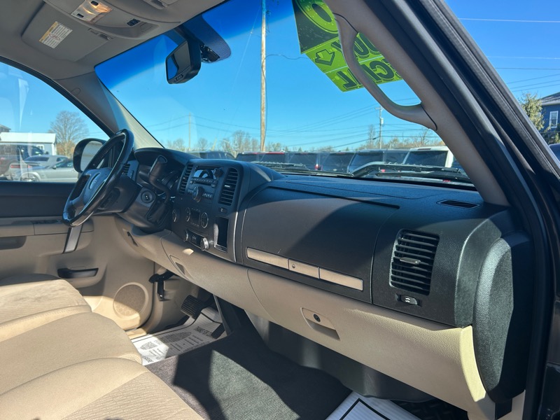 GMC Sierra 2500HD SLE Crew Cab Long Box 4WD 2010 GMC Sierra 2500HD SLE Crew Cab Long Box 4WD 2010