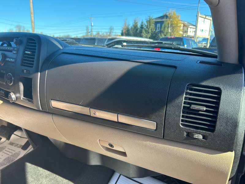 GMC Sierra 2500HD SLE Crew Cab Long Box 4WD 2010 GMC Sierra 2500HD SLE Crew Cab Long Box 4WD 2010