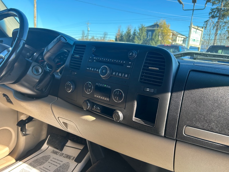 GMC Sierra 2500HD SLE Crew Cab Long Box 4WD 2010 GMC Sierra 2500HD SLE Crew Cab Long Box 4WD 2010