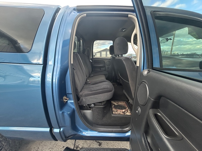 Dodge Ram 1500 Laramie Quad Cab Short Bed 4WD 2004