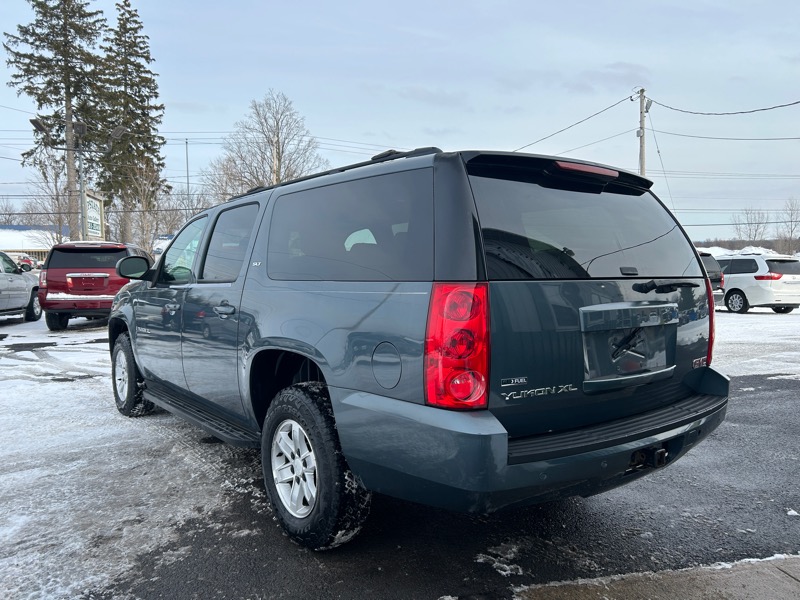 GMC Yukon XL SLT-2 1/2 Ton 4WD 2008