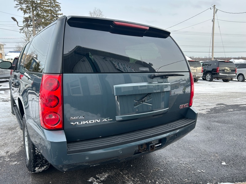 GMC Yukon XL SLT-2 1/2 Ton 4WD 2008