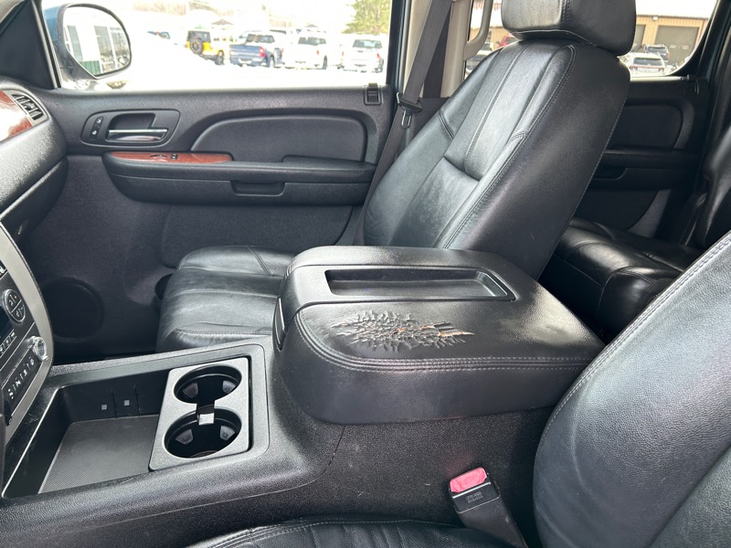 GMC Yukon XL SLT-2 1/2 Ton 4WD 2008