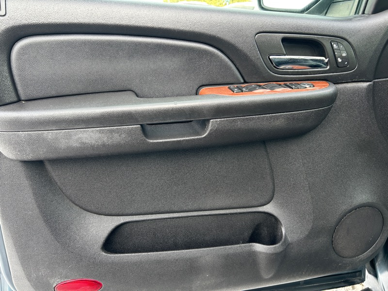 GMC Yukon XL SLT-2 1/2 Ton 4WD 2008