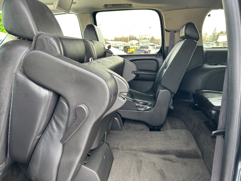 GMC Yukon XL SLT-2 1/2 Ton 4WD 2008