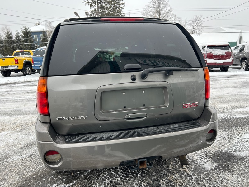 GMC Envoy SLE-1 4WD 2008