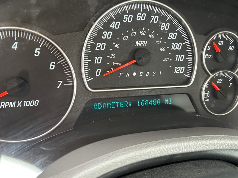 GMC Envoy SLE-1 4WD 2008