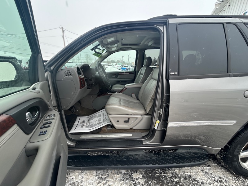 GMC Envoy SLE-1 4WD 2008