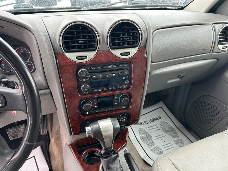 GMC Envoy SLE-1 4WD 2008