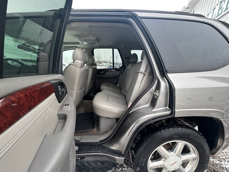 GMC Envoy SLE-1 4WD 2008