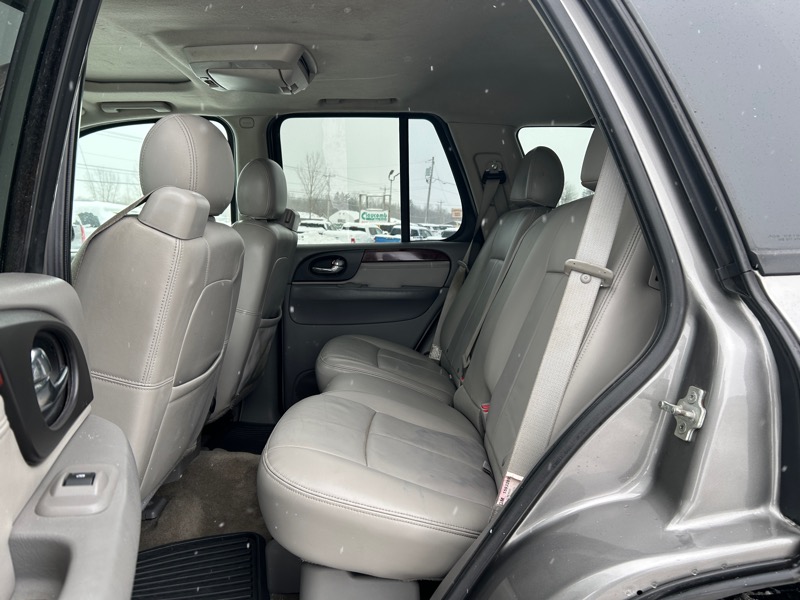 GMC Envoy SLE-1 4WD 2008