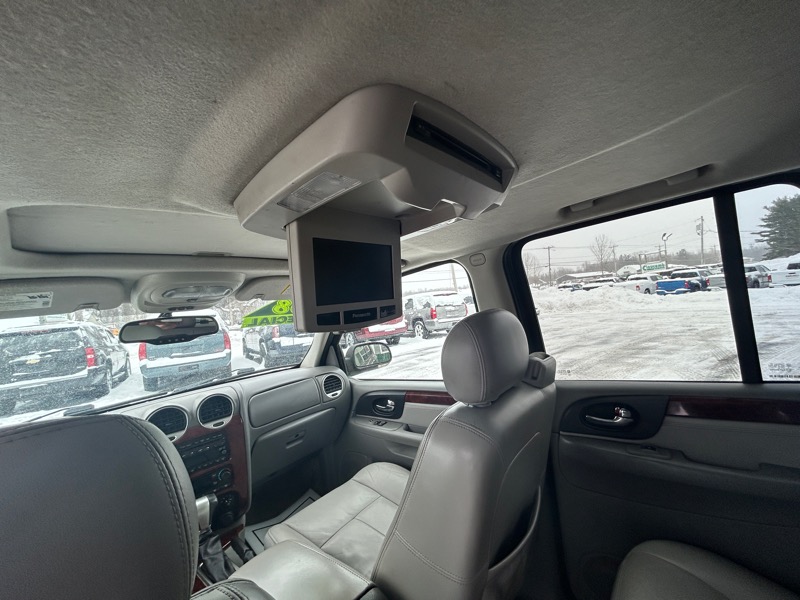 GMC Envoy SLE-1 4WD 2008