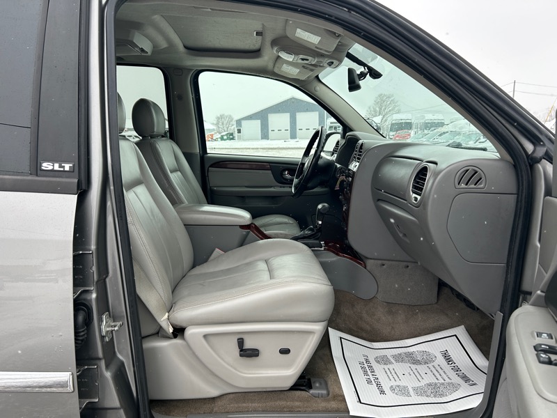 GMC Envoy SLE-1 4WD 2008