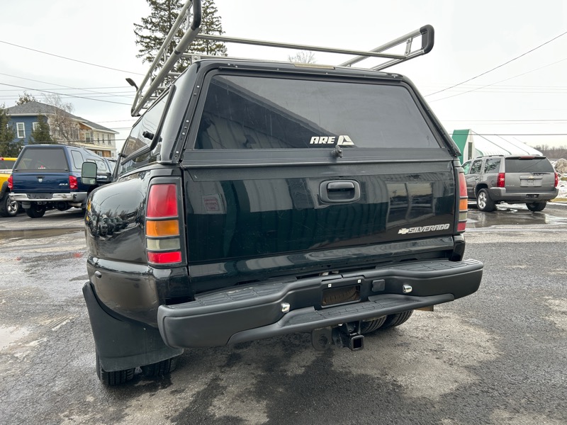 Chevrolet Silverado 3500 LT Crew Cab 4WD DRW 2006