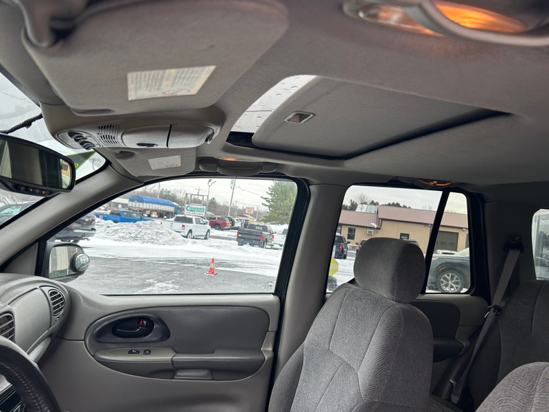 Chevrolet TrailBlazer LS 4WD 2004