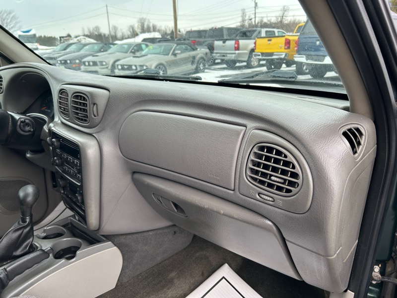 Chevrolet TrailBlazer LS 4WD 2004