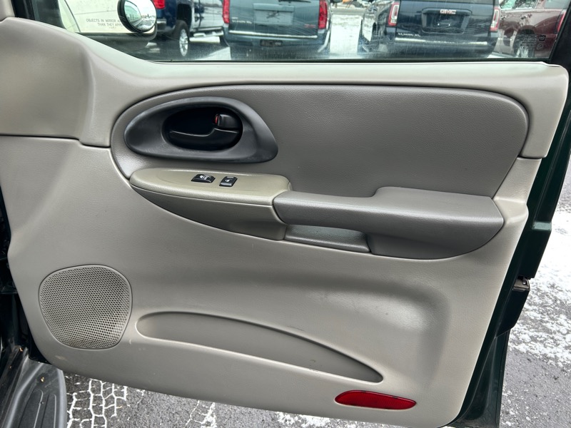 Chevrolet TrailBlazer LS 4WD 2004