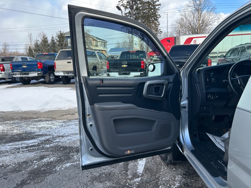 Honda Ridgeline RTL w/ Leather and Navigation 2012