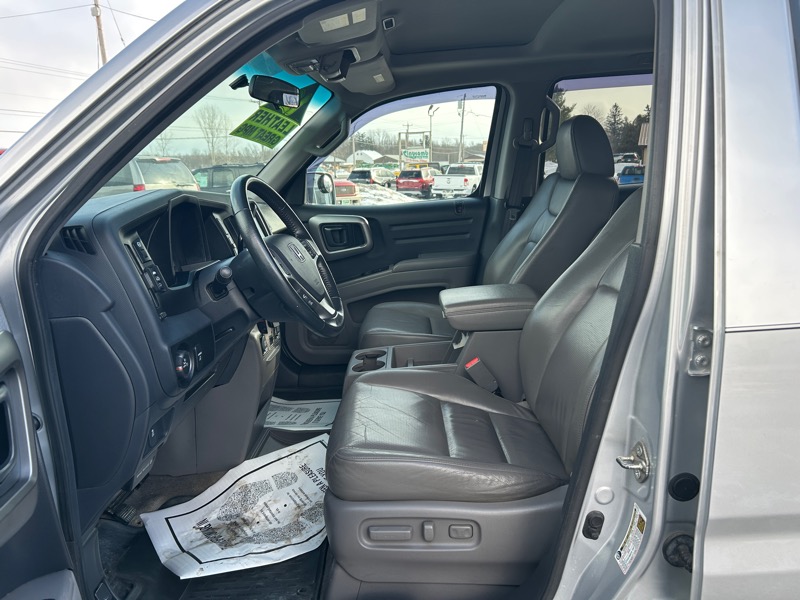 Honda Ridgeline RTL w/ Leather and Navigation 2012