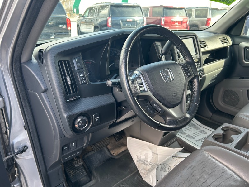 Honda Ridgeline RTL w/ Leather and Navigation 2012